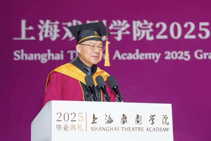 上戏院长的视频爆红，一天百万点击！上戏的痛？谁写发言稿？