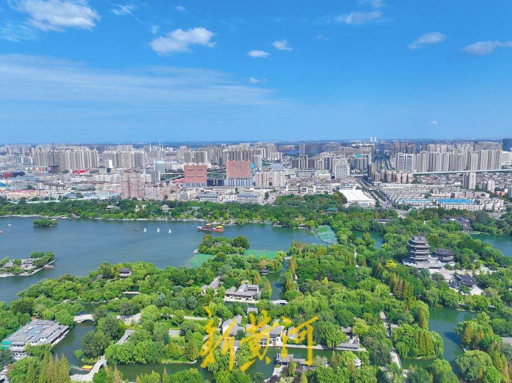 一年四季 泉在济南｜雨后初晴 济南大明湖畔画中游