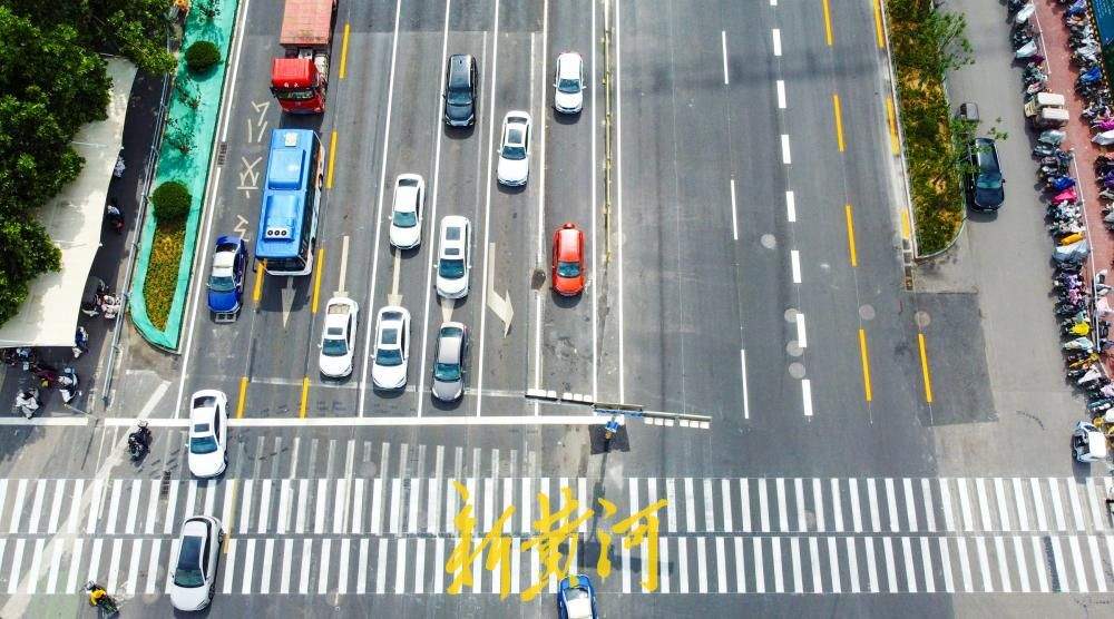 这段经十路实现双向12车道通行 恢复地铁建设前原貌