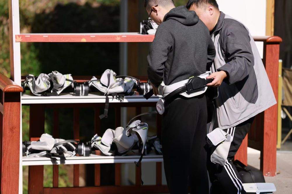 外骨骼机器人怎样安全走入寻常百姓家?