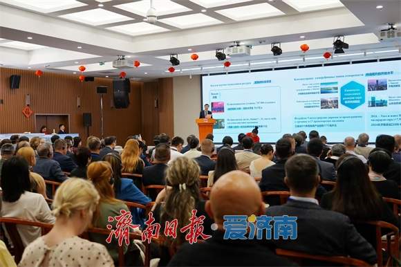 趵眼｜济南市委书记率团去“塞铁”了！