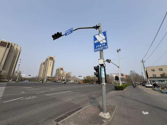 实探济南“五路交叉”路口:告别昔日乱象,路口通行效率提升12.7%