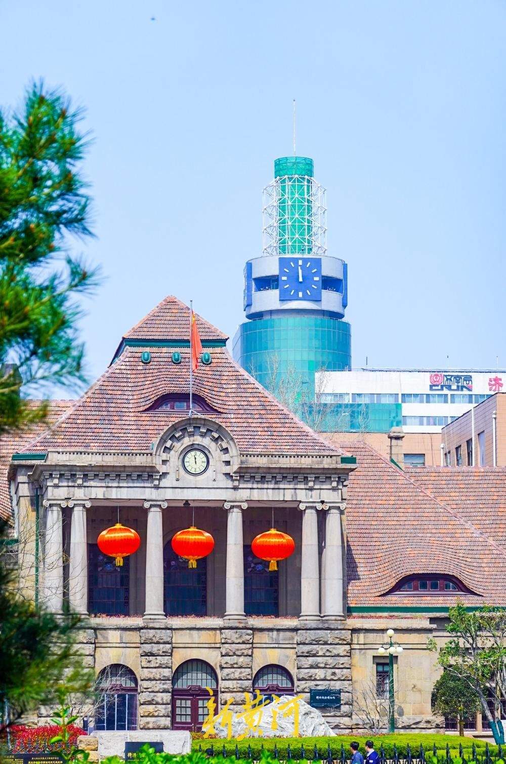 济南火车站与百年胶济铁路济南站“跨时空同框”