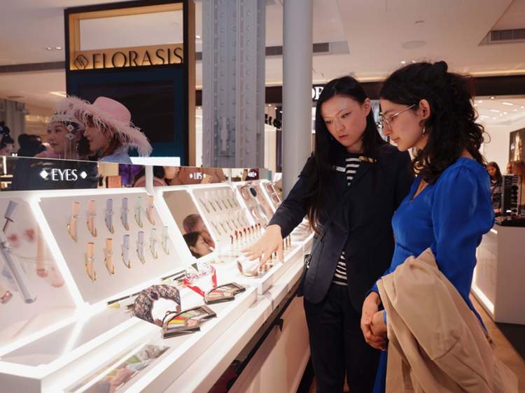 美妆市场加速洗牌