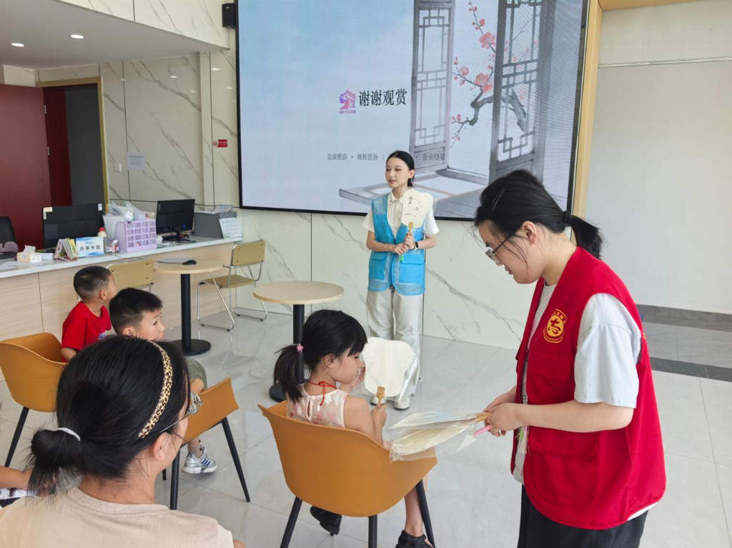 南通大学杏林学院昆韵予安实践团开展“雅韵润少年，昆声传文脉”主题宣讲活动