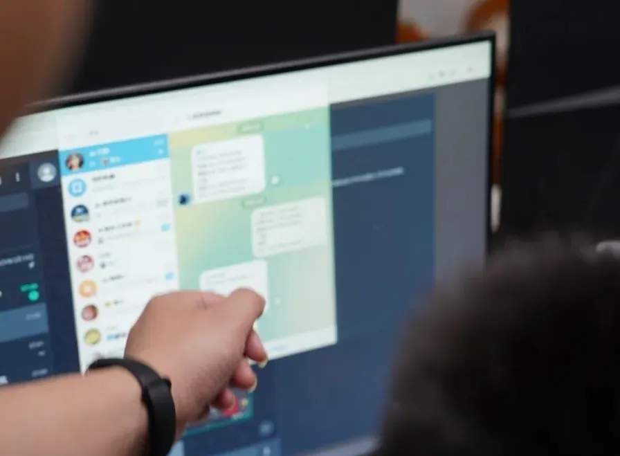 抓获32名假“白富美” 警方捣毁一隐匿于乡野的诈骗窝点