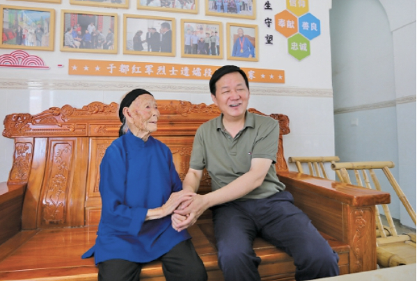 追光十万里 