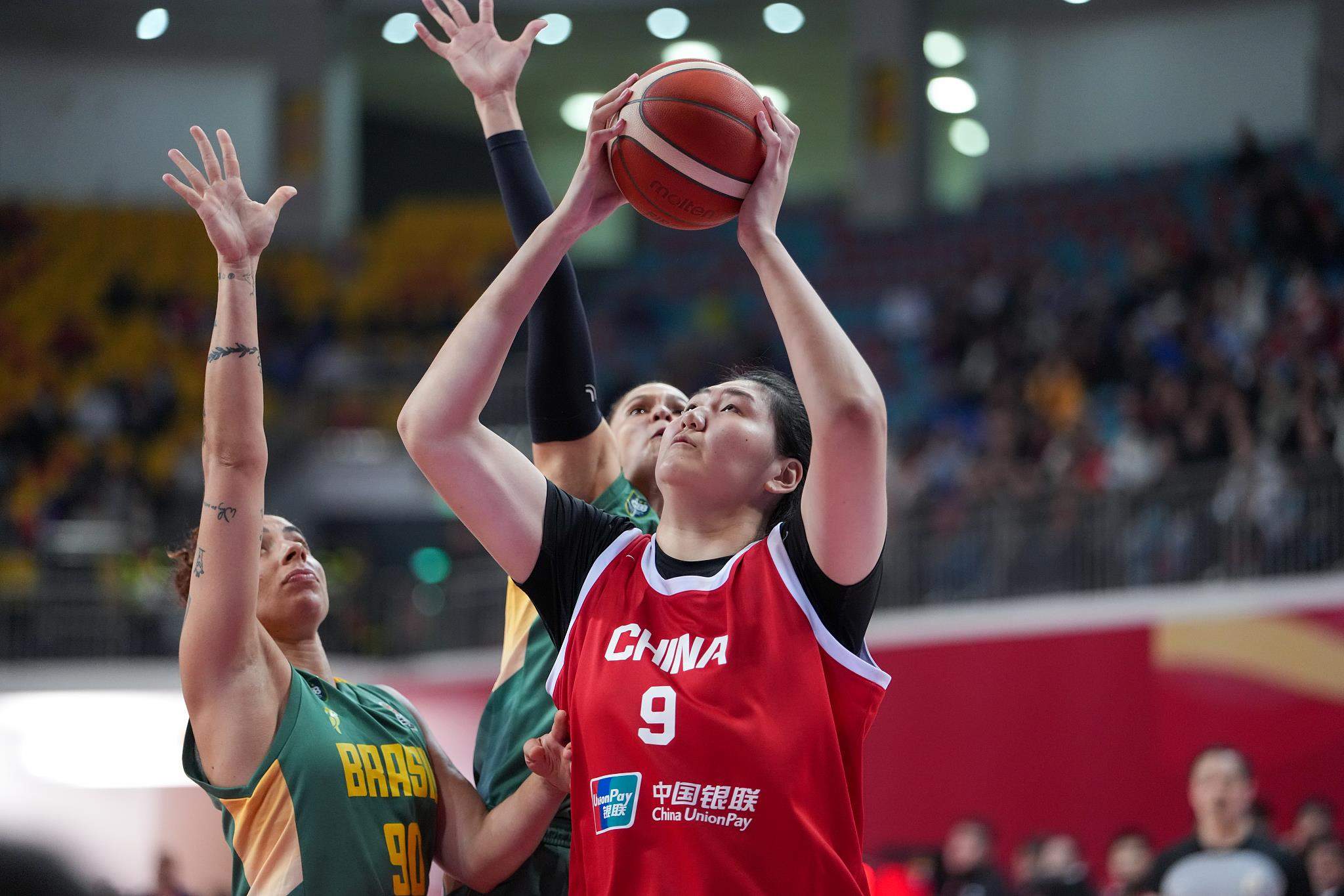 女篮世预赛热身赛：中国队加时胜巴西队取开门红