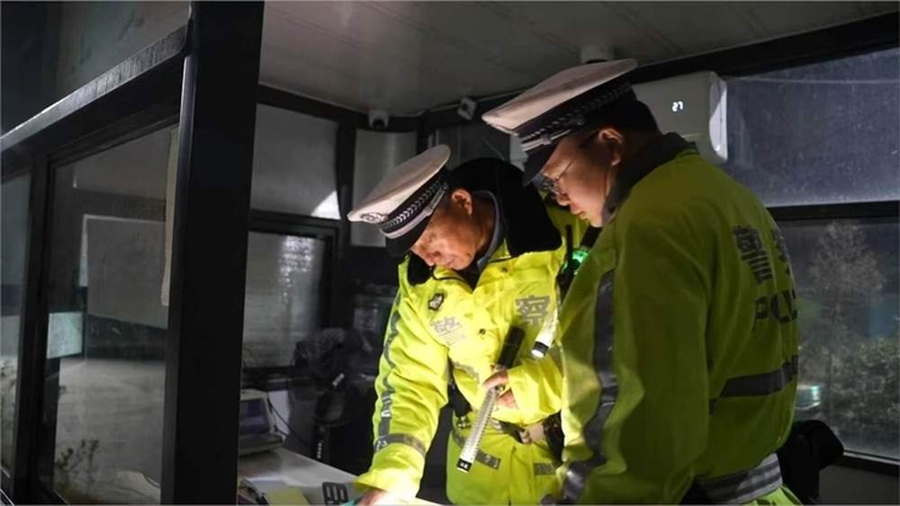 山东道路交通违法集中整治专项行动查获68辆严重超载大货车，含18辆“百吨王”