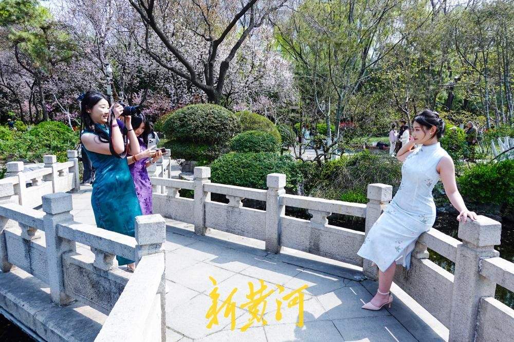 19℃+气温恍如夏，短袖与羽绒服同行