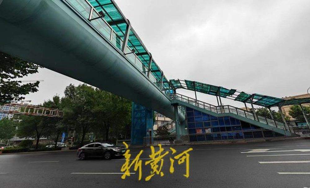 济南多处过街天桥自动扶梯停运,部分电梯老化严重亟需修缮,多方回应