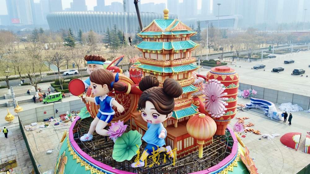 “泉”在济南过大年｜迷你版超然楼兼具运动风主题花灯落户济南奥体中心