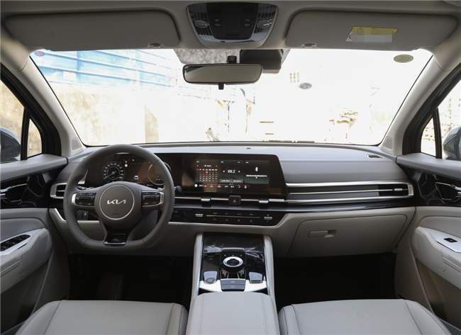 十几万买什么SUV车好?上班族的家用刚需,我起亚选狮铂拓界