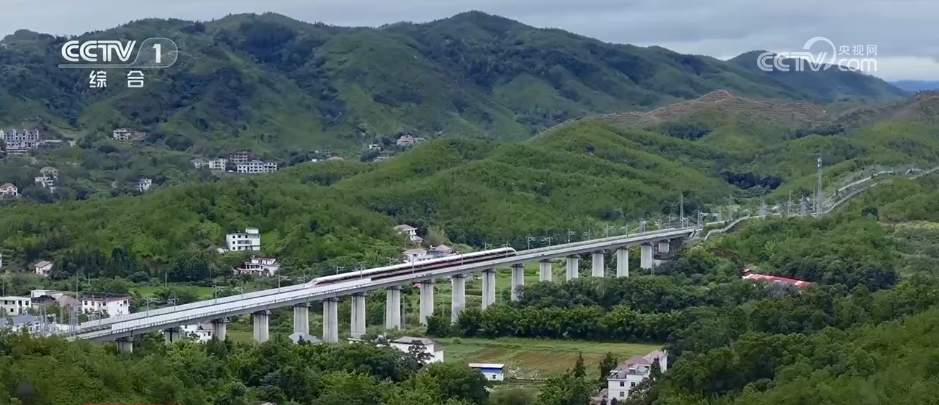 “十一”长假出行需求集中释放 交通运输部门“多点发力”加强服务保障