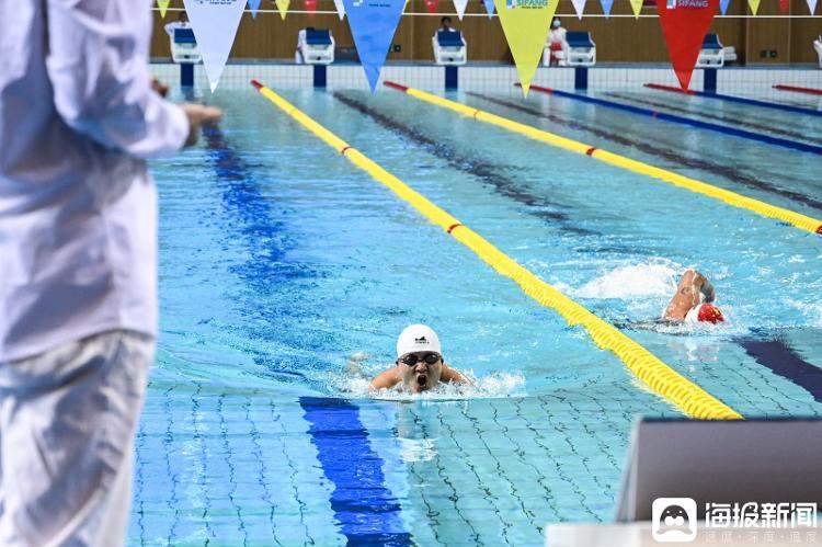 没有双手的全国游泳冠军,在夜市卖蛋炒饭书写自强人生