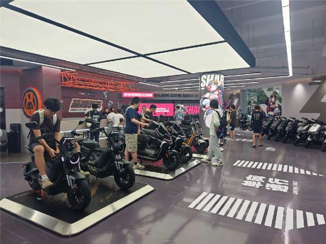 绳匠看过来！雅迪×绝区零门店快闪活动来了，这个周末就能冲