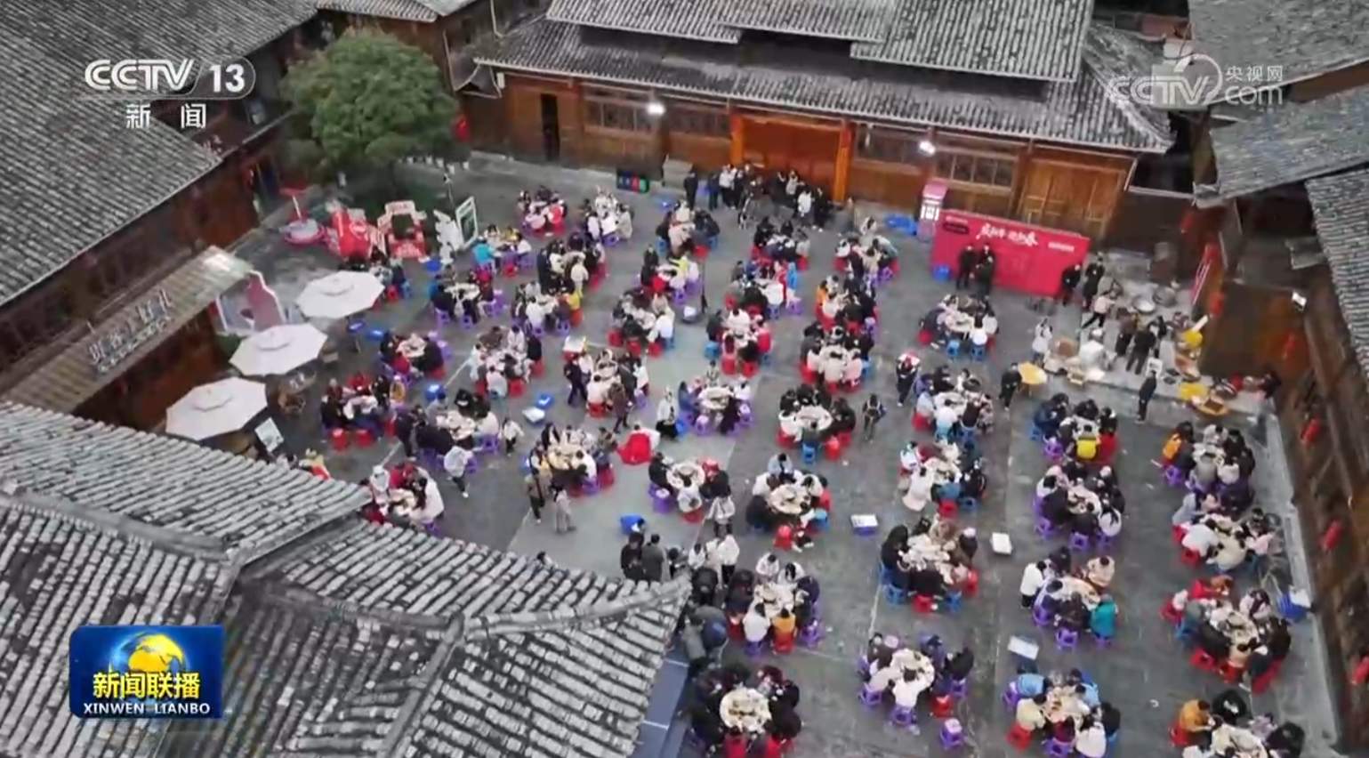 【情满中国年】“小家”热气腾腾 “大家”蒸蒸日上