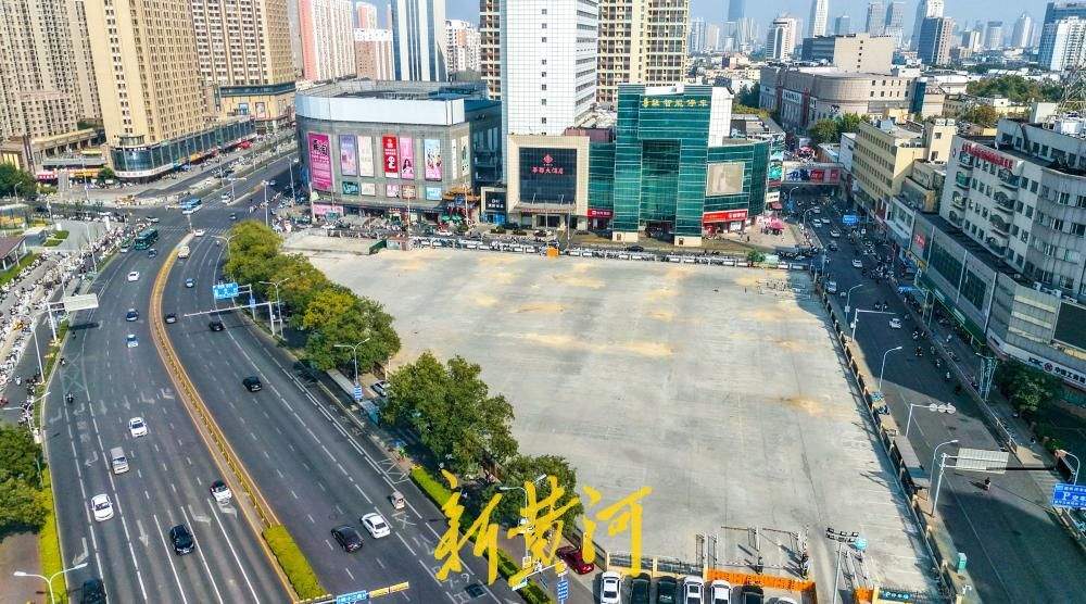 济南西市场商圈大型露天停车场关闭，将用于城市更新项目建设