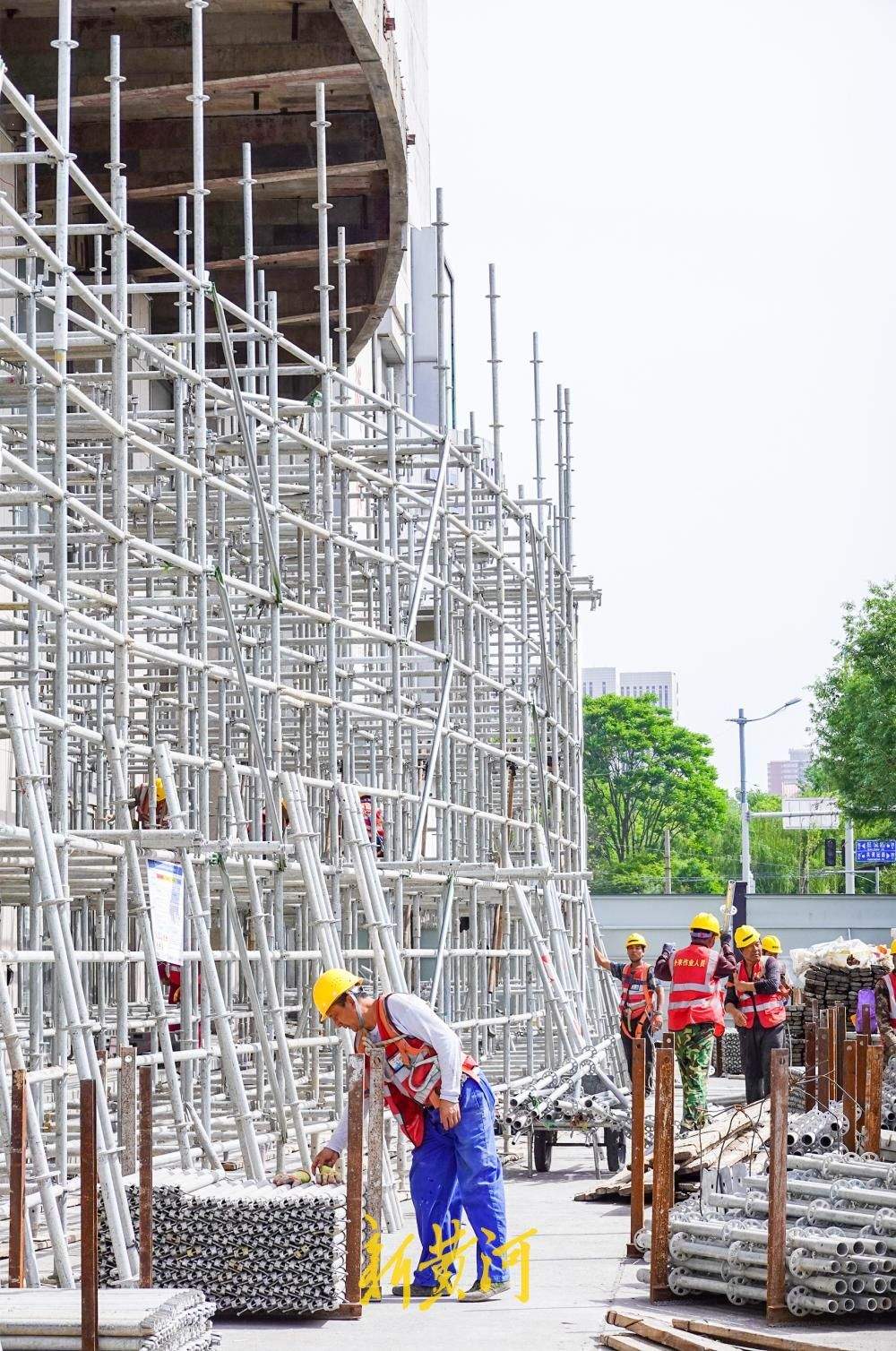 三联大厦底商启动装修，银座电器即将入驻泉城路