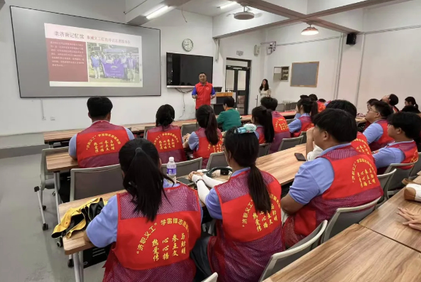 “义”路同行二十载 青春接力向未来——泉城义工20周年志愿服务宣讲高校行活动走进济南职业学院