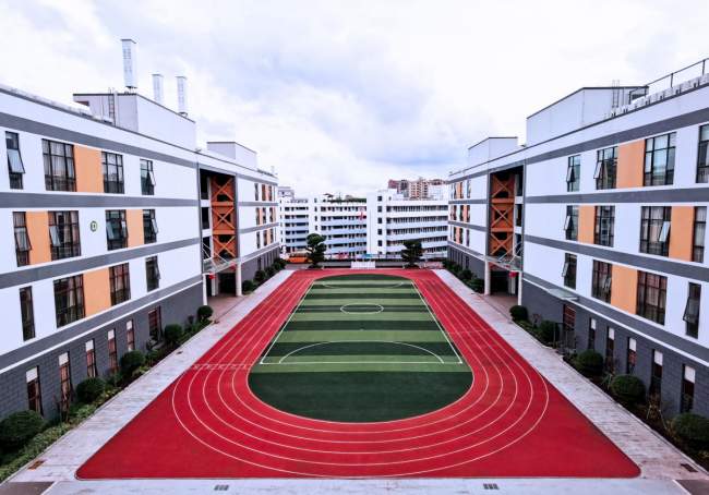 深圳美式国际学校首选橘郡国际，凭硬实力领跑升学率