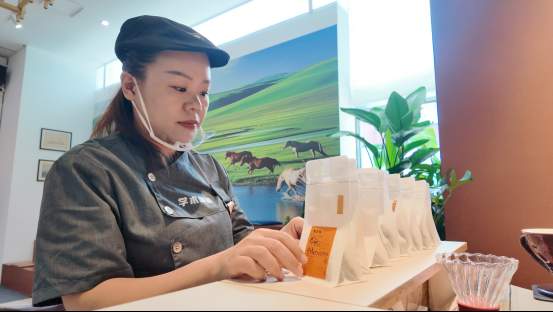 融媒·见证丨当学科藩篱、校际壁垒在这里被打破——咖啡香里酿新知