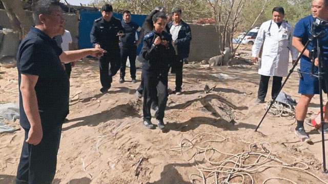 “00后”女辅警40米井底救人 破格晋升