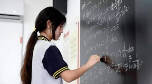 17岁中专女生、全球数学竞赛第12名 她怎么做到的