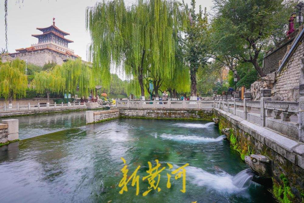 初冬时节黑虎泉畔美不胜收