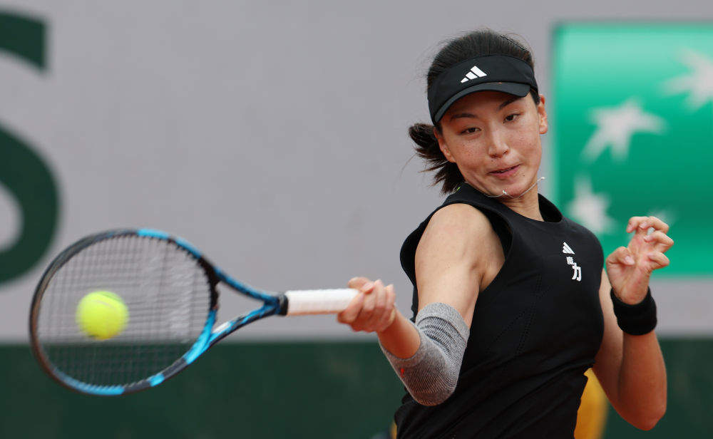 法网｜王欣瑜、布云朝克特止步首轮 男单种子悉数过关