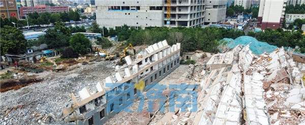 济南市福利院原址大楼开始拆除