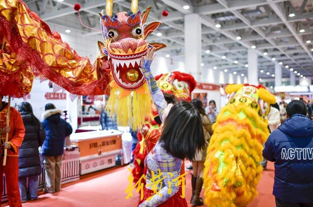 舞龙醒狮添年味，来这里一站式购齐山东好物