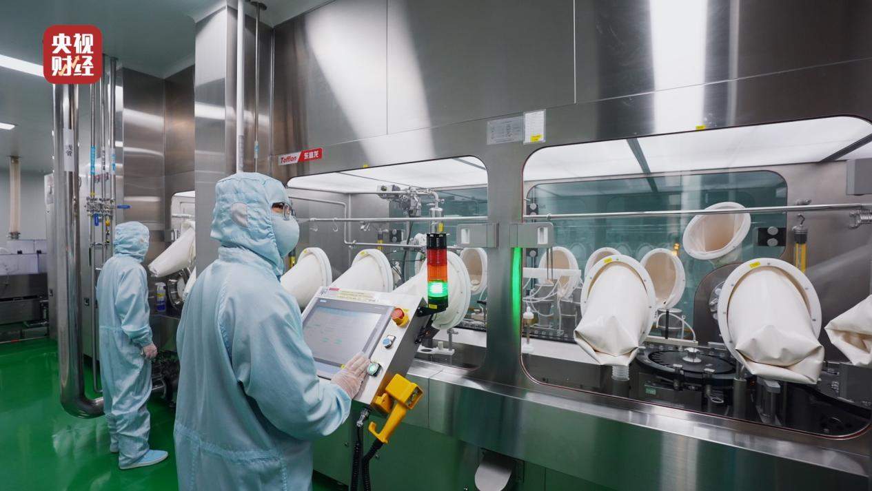 央视走进巨子生物,记录重组胶原蛋白核心技术跃迁