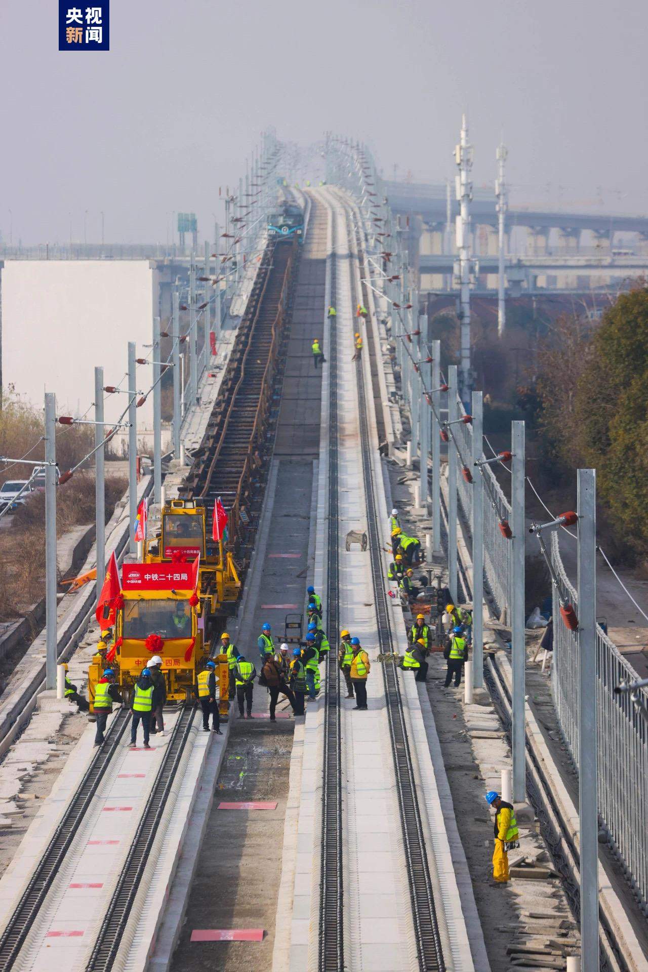 上海机场联络线先期开通段轨道工程全体道床施工完工