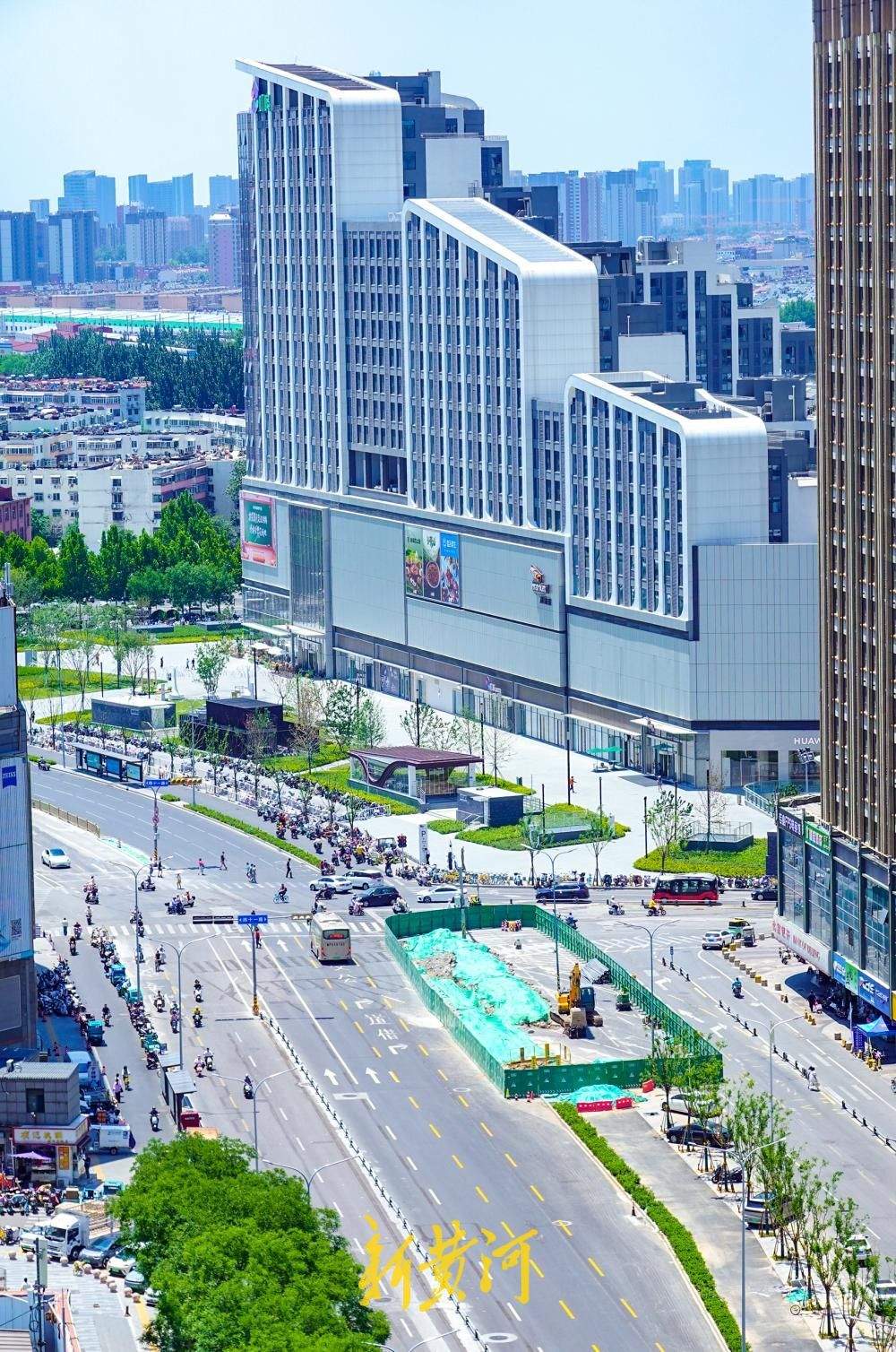 济南经一路地铁施工段道路恢复初见成效 双向六车道初具规模