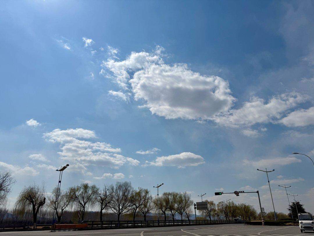 最高温冲破35℃！山东“盛夏体验卡”发放，冷空气还会“返场”吗？生产生活需注意啥？