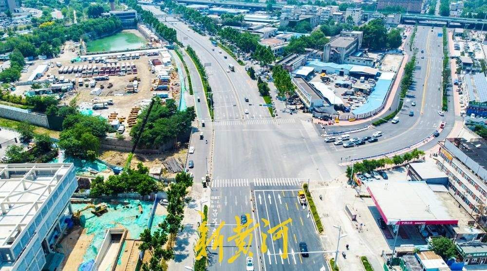 告别“堵点”！工业南路地铁站点段恢复双向十车道通行