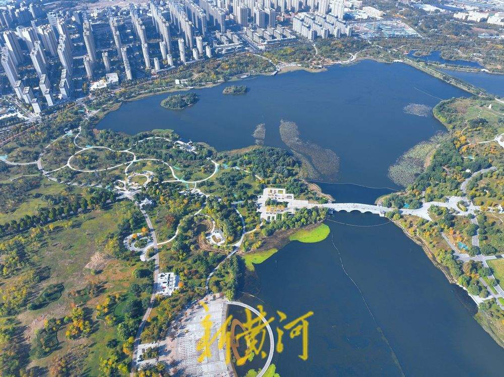 华山湖畔秋韵浓，再现《鹊华秋色图》绝美画卷