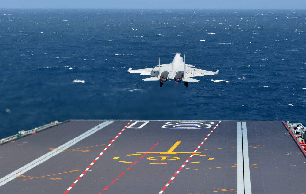 以习近平同志为核心的党中央2025年治国理政纪实