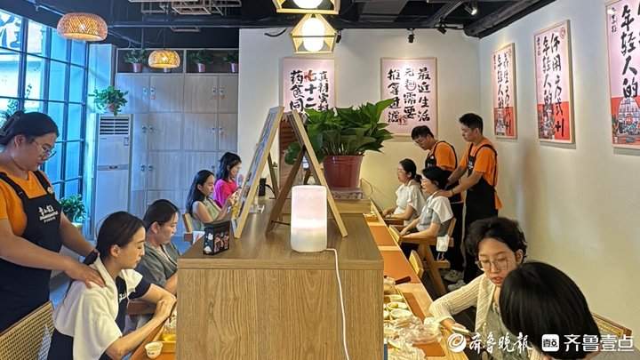 中医馆、推拿店周末排长队，济南这届年轻人爱攒养生局