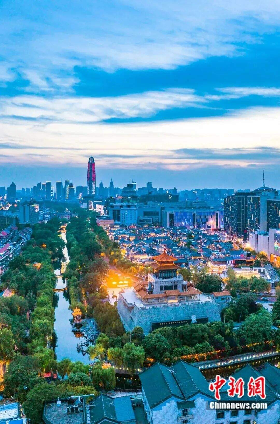 人这一辈子，一定要去济南赏一次泉！