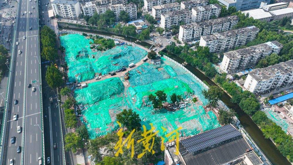 济南洪楼广场片区城市更新持续推进，全福河东最后一座居民楼开拆