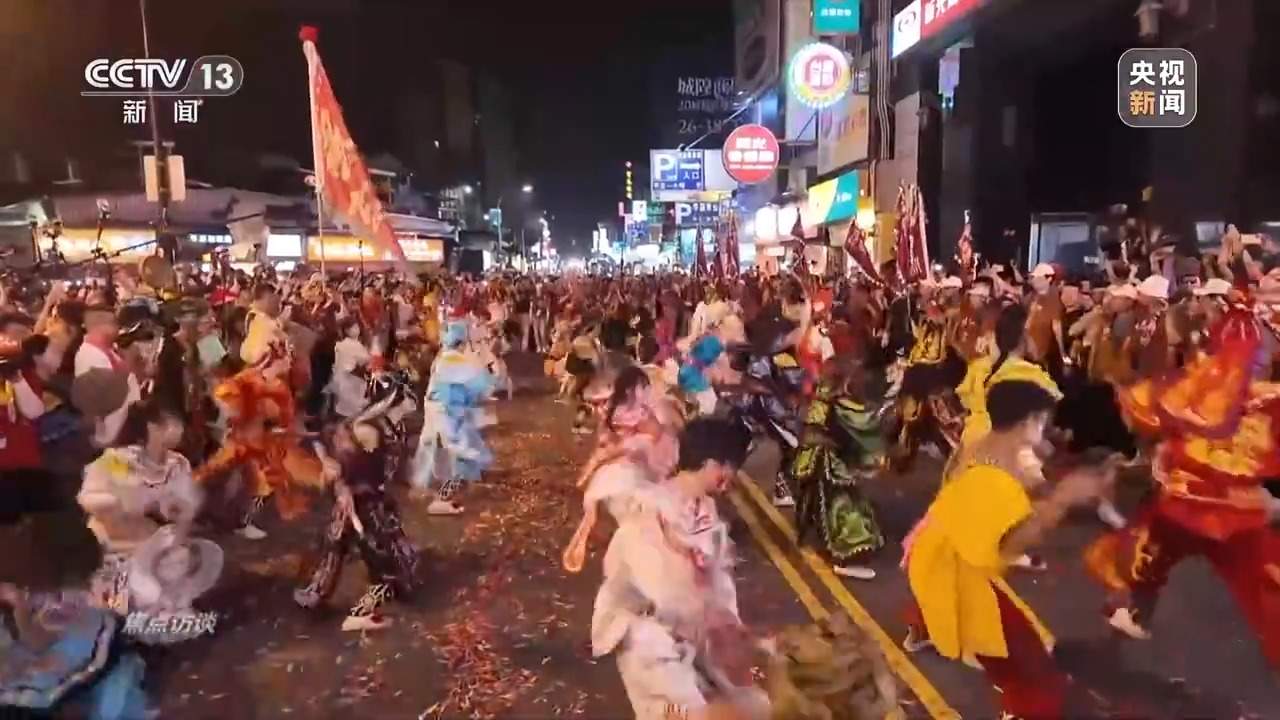 年轻人钟情老手艺 非遗装上“新引擎”