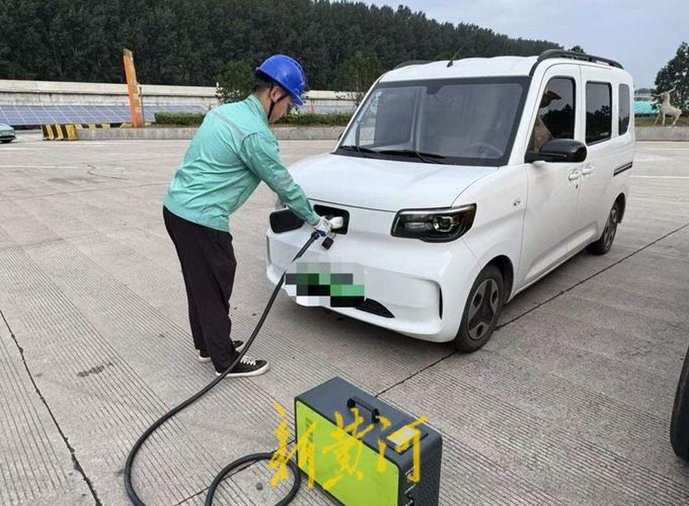 直击济南车流量最大高速服务区 未出现排队现象