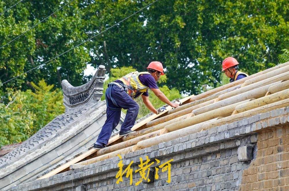 济南明府城起凤桥街两处院落修缮，保留墙体更换房梁重现传统风貌
