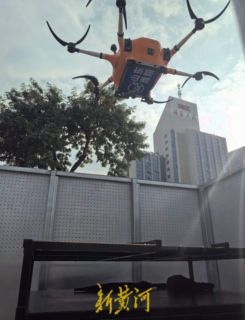 外卖“从天而降”，无人机配送如何精准送到千佛山巅