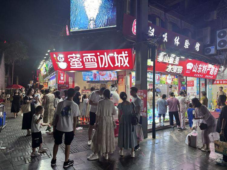 130米开10家店 一个商圈开60家店,我们真的需要这么多茶饮店吗?