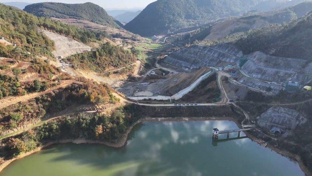 新华视点|2026开局暖人心:消费旺 服务优 基建稳