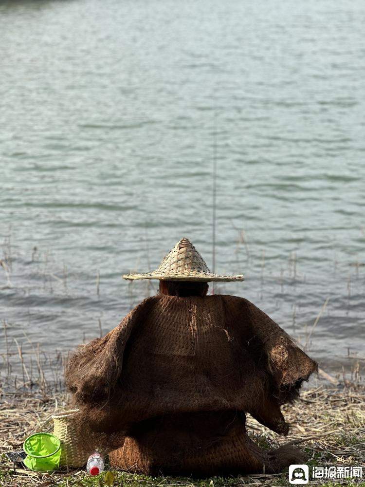 考古学教授做探店“吃播”,一个月涨粉百万