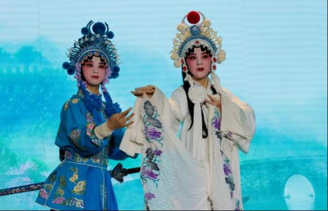 中华传统文化创新与传播学术论坛在陕西富平举行 “中华优秀传统文化创新与传播学术联盟”正式成立